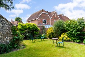 Estate Grounds - click for photo gallery